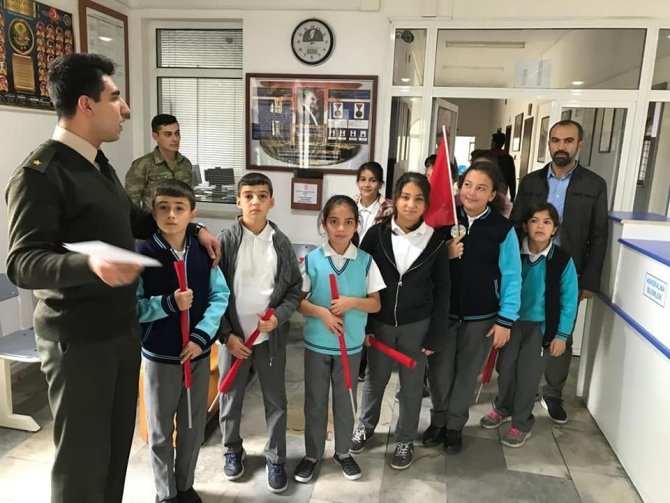 Beyşehir’de öğrencilerden askerlere destek mektubu