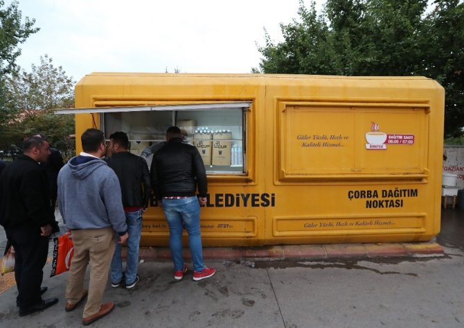 Şahinbey’de her gün 8 bin 500 kişiye çorba ikramında bulunuyor