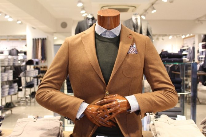 Ultra hafif “uçan ceketler” ile erkek modası yeni bir boyut kazandı