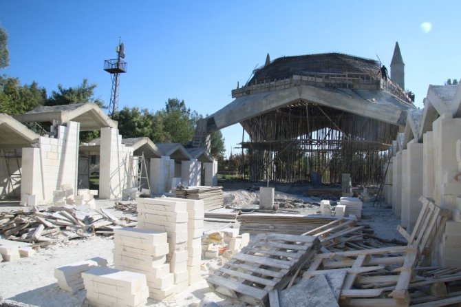 Şanlıurfa’da temeli atılan caminin inşaatı devam ediyor