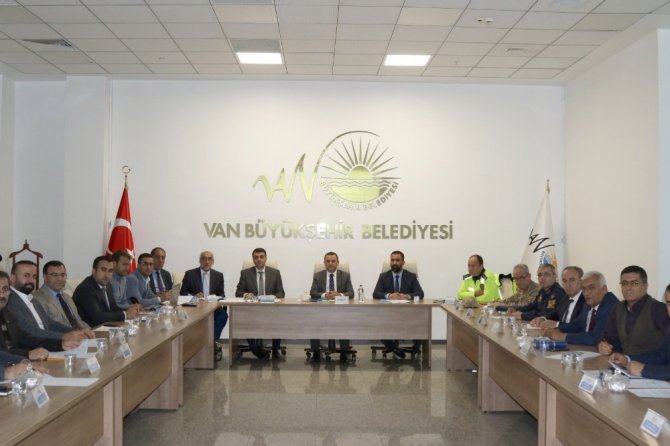 Van Büyükşehir Belediyesi öncülüğünde UKOME toplantısı yapıldı