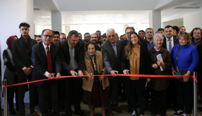 Fen-Edebiyat Fakültesi konferans salonuna Nevşehirli Prof. Dr. Zeynep Korkmaz’ın ismi verildi