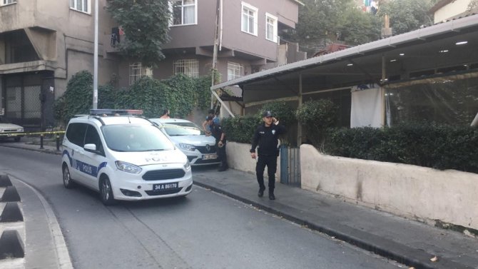 Beyoğlu’nda kahvehaneye silahlı saldırı: 1 yaralı