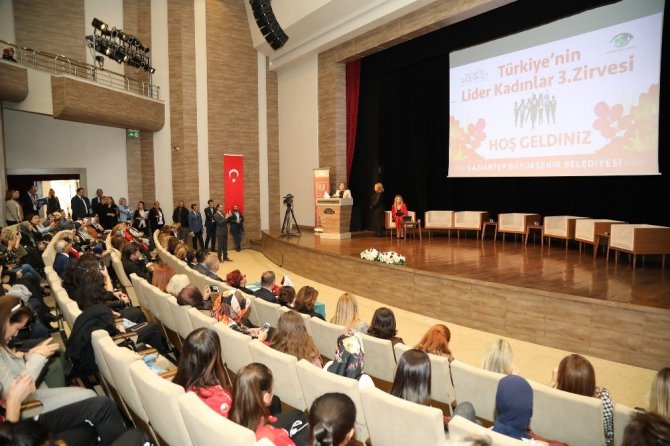 Türkiye’nin lider kadınları zirvede buluştu