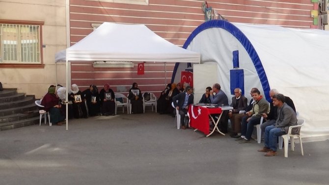 HDP önündeki ailelerin evlat nöbeti 73’üncü günde