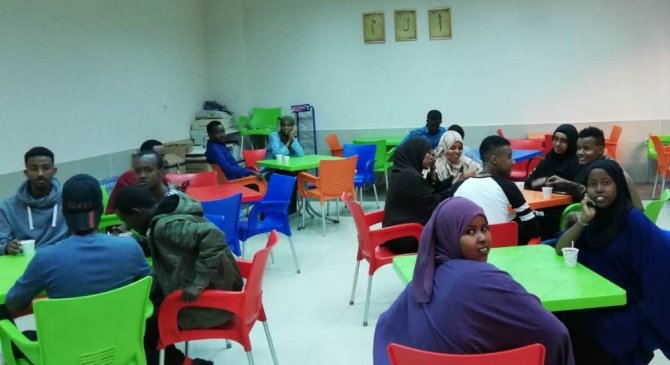 Somalili öğrencileri Türkçe öğreniyor