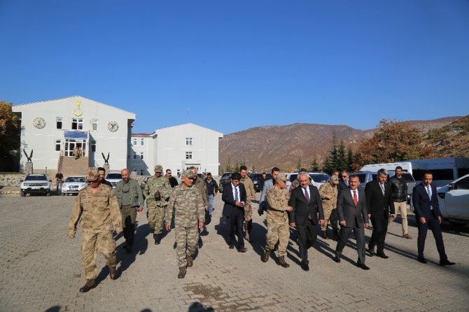 Bakan Yardımcısı Ersoy ile Jandarma Genel Komutanı Çetin Tunceli’de