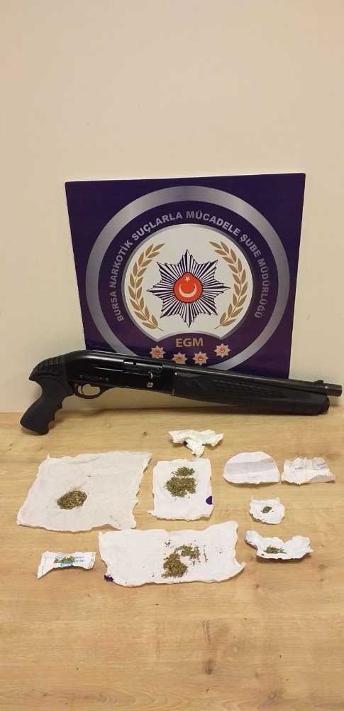 Bursa’da uyuşturucu operasyonu: 15 gözaltı