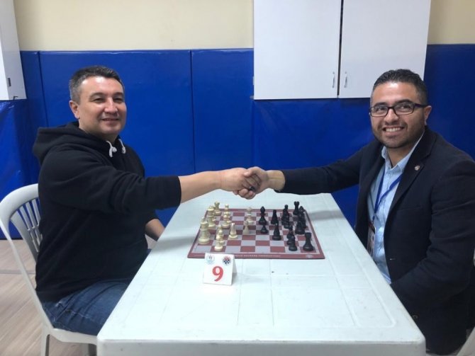 Gençlik ve Spor İl Müdürlüğü Personeli İle Öğretmenler Satranç Turnuvasında Bir Araya Geldi