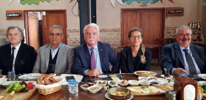 Nazilli CHP’de eski Başkan Deveci ve ekibi basınla buluştu