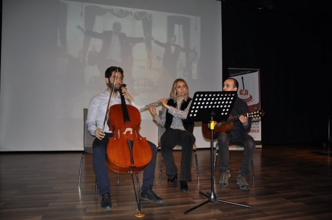 Safranbolu’da öğretmenler meslektaşlarına konser verdi
