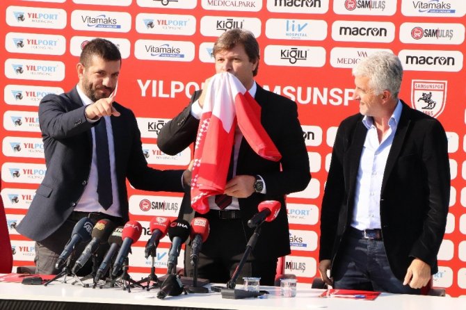 Ertuğrul Sağlam, Samsunspor ile 5 yıllık sözleşme imzaladı