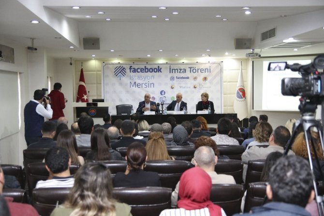 Mersin’de Facebook İstasyonu için imzalar atıldı