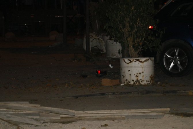 Adana’da sokak ortasında EYP patlatıldı