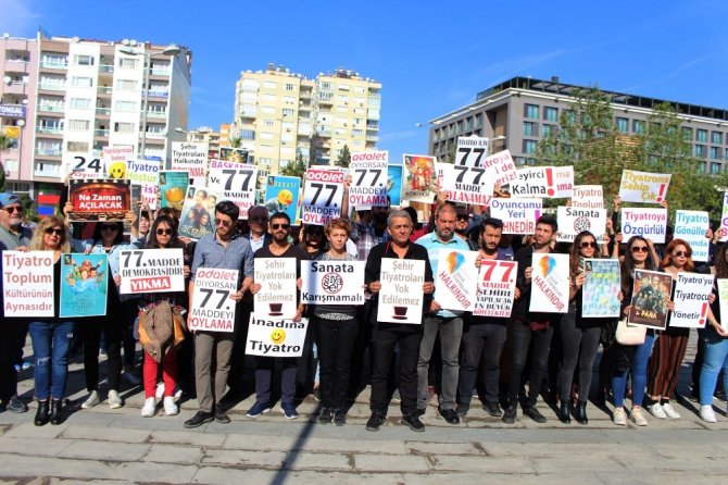 Antalya’da işten çıkartılan tiyatroculardan eylem