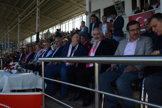 Isparta 32 Spor Başkanı Atakan Yazgan: "Spor aşığı bir belediye başkanına sahibiz"