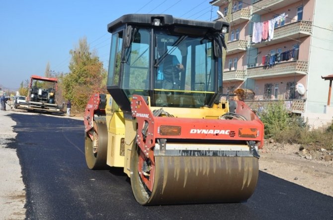 Başkan Üçok: “Bütün sokaklarımız asfalta kavuşacak”