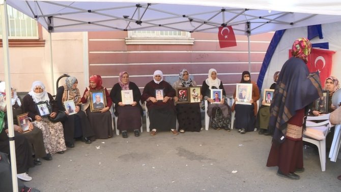Evlat nöbetindeki ailelerden ortak açıklama: "Terör örgütü PKK’dan kimse korkmasın"
