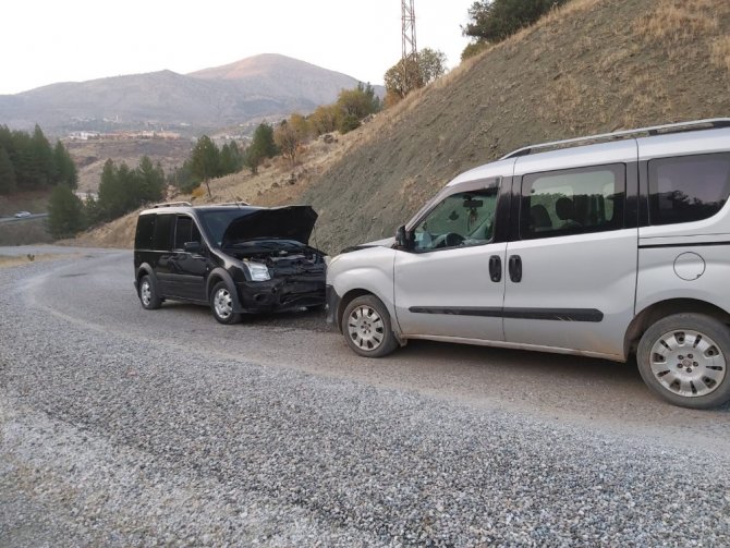 Siirt’te iki araç çarpıştı: 4 yaralı