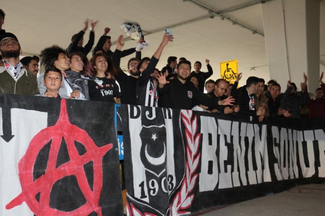 Beşiktaş, Konya’da coşkuyla karşılandı