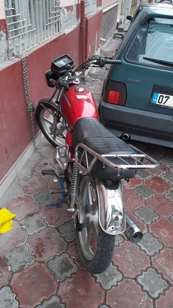 Malatya’da silah ve çalıntı motosiklet yakalandı