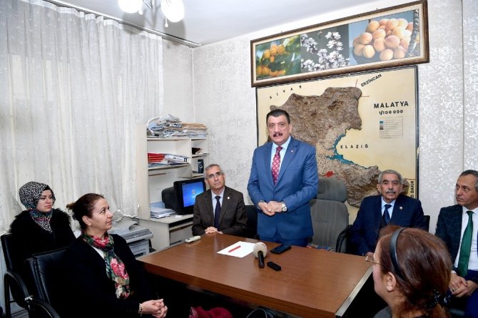 Başkan Gürkan muhtarları ziyaret etti