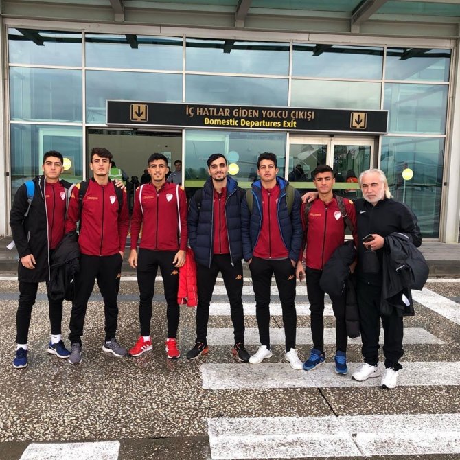 Elazığspor 18 futbolcuyla İstanbul’da