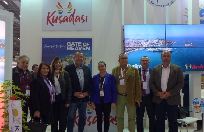 Kuto kapılarını 13. kez ziyaretçilerine açan Travel Turkey İzmir fuarı açılışına katıldı