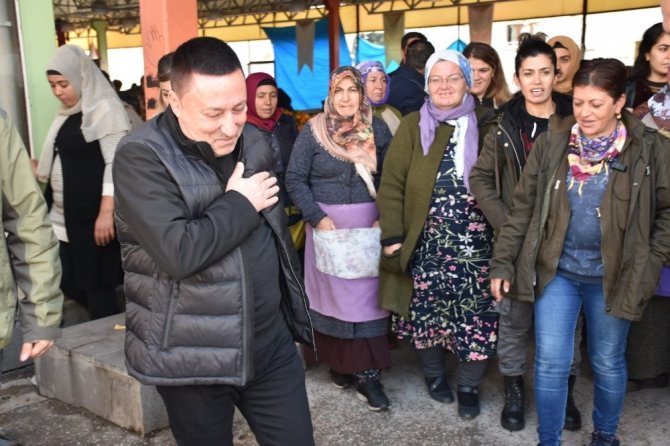 Başkan Beyoğlu’ndan kadın pazarcılara destek ziyareti