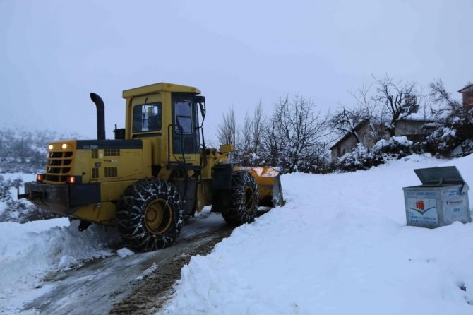 Karda çadırda mahsur kalan 40 orman işçisi kurtarıldı