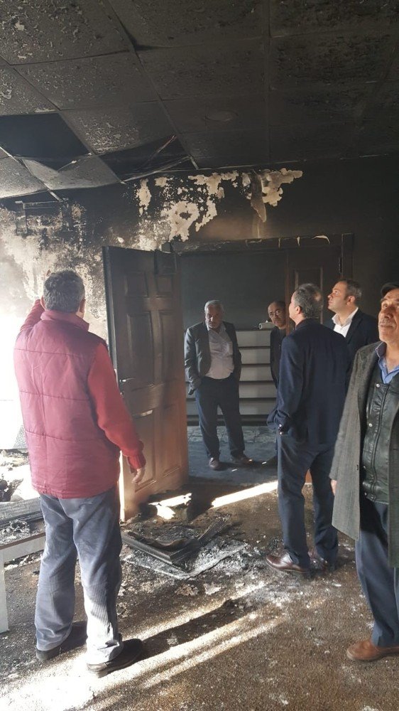 Başkan Kılınç yanan taziye evini inceledi