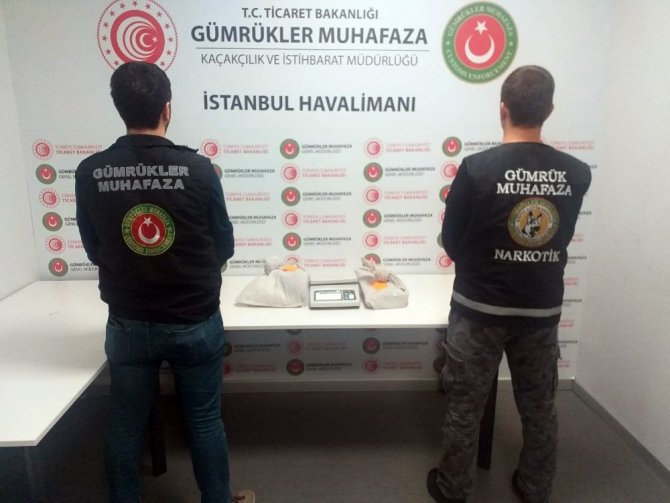 İstanbul Havalimanı’nda 1 buçuk milyonluk kokain operasyonu