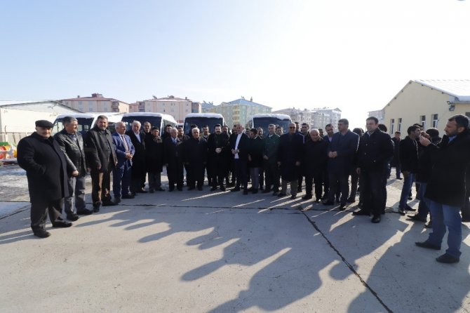 Başkan Sayan, yeni araçları konvoyla halka tanıttı