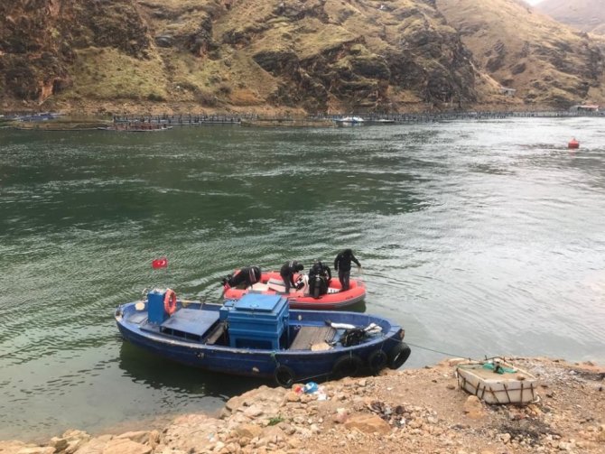 Fırat Nehri’nde kaybolan sürücü bir haftadır aranıyor