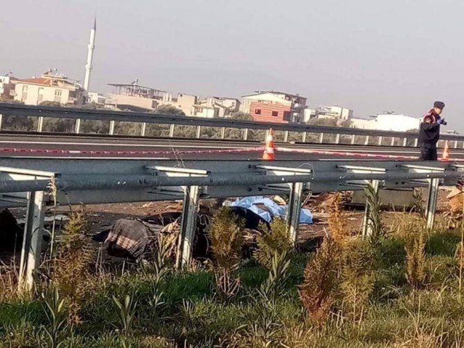 İzmir-İstanbul otobanında feci kaza: 1 ölü, 1 yaralı