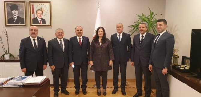Başkan Büyükkılıç, Ankara’da Kayseri Üniversitesi için toplantıya katıldı