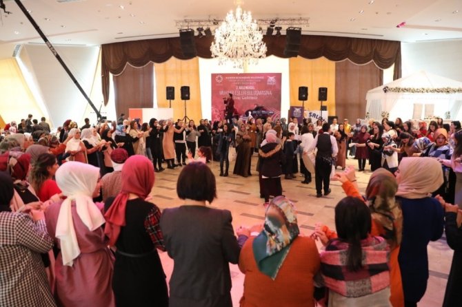 Mardin’de 2. geleneksel muhtar eşleri buluşması etkinliği