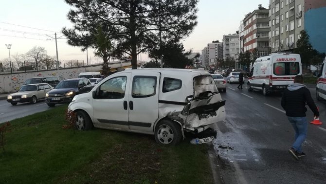 Samsun’da iki kamyonet çarpıştı: 4 yaralı