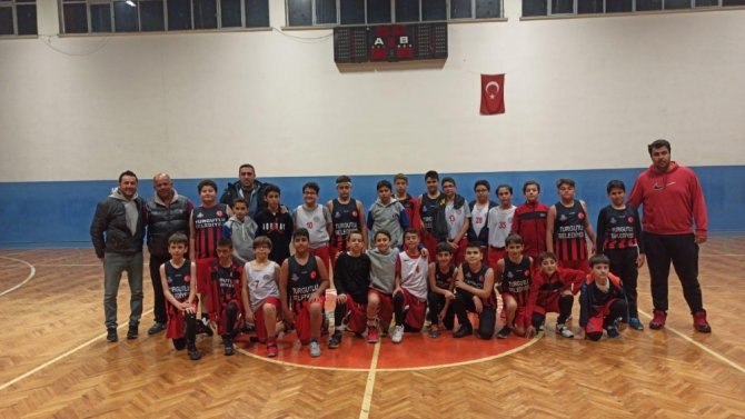 Turgutlu Belediyesinden geleceğin basketbolcuları için turnuva