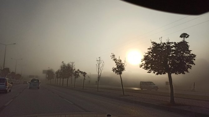 Bursa’daki yoğun sis hayatı olumsuz etkilemeye devam ediyor