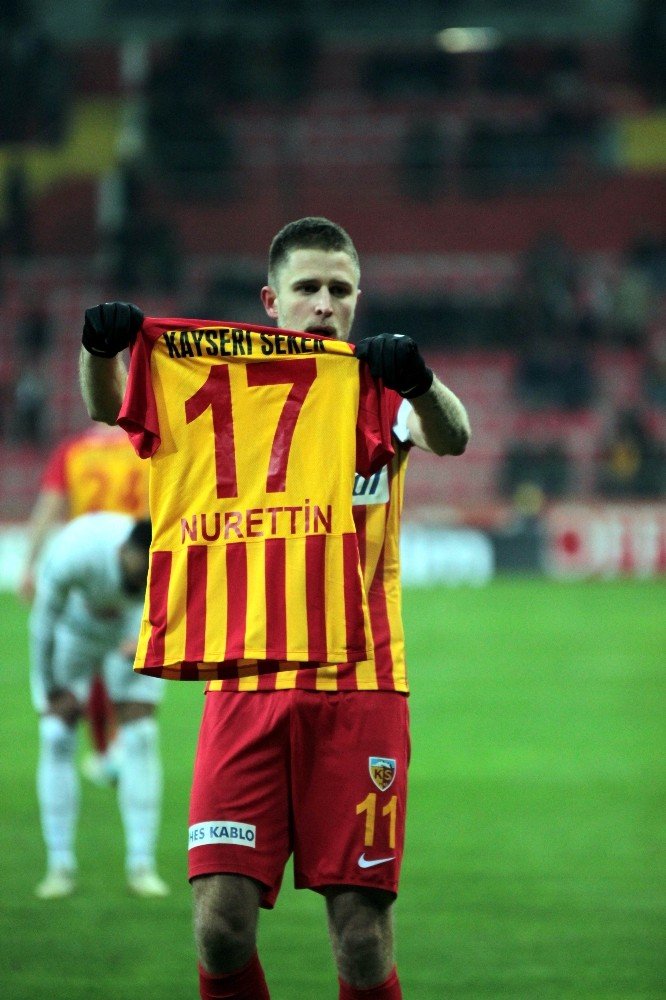 Artem Kravets golünü Nurettin’e hediye etti