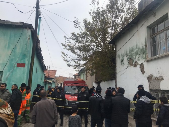 Konya Valisi Toprak: "Enkazdaki 3 kişinin cansız bedenine ulaşıldı"