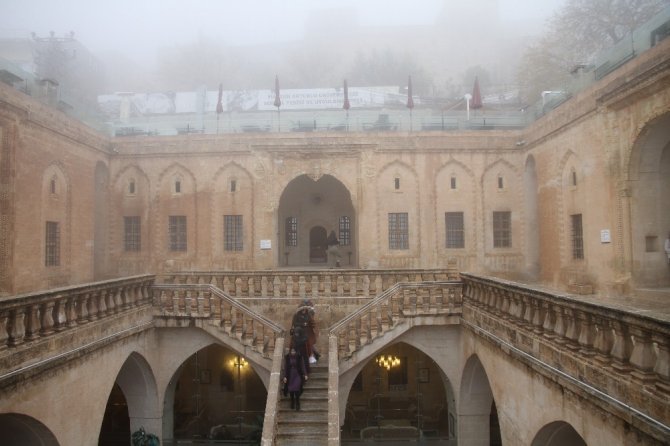 Mardin’i sis kapladı
