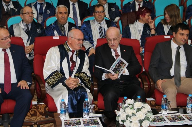 Eski TBMM Başkanı İsmail Kahraman’a “Fahri Doktora” unvanı