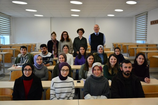 Düzce Üniversitesi öğrencileri iş hayatını hazırlıyor