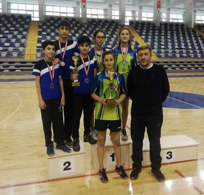 Vanlı masa tenisçiler Türkiye finallerine yükseldi