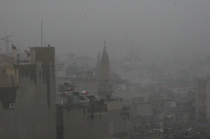 Suriye sınırındaki Kilis’te sis etkili oluyor