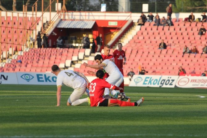 TFF 1. Lig: Balıkesirspor: 0 - Akhisarspor: 0 (İlk yarı sonucu)
