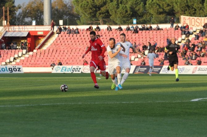 TFF 1. Lig: Balıkesirspor: 0 - Akhisarspor: 0 (İlk yarı sonucu)
