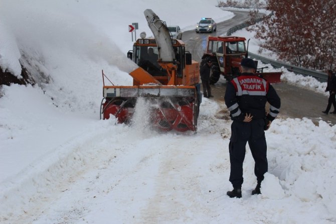 Elazığ’da 23 köye kar nedeniyle ulaşım sağlanamıyor